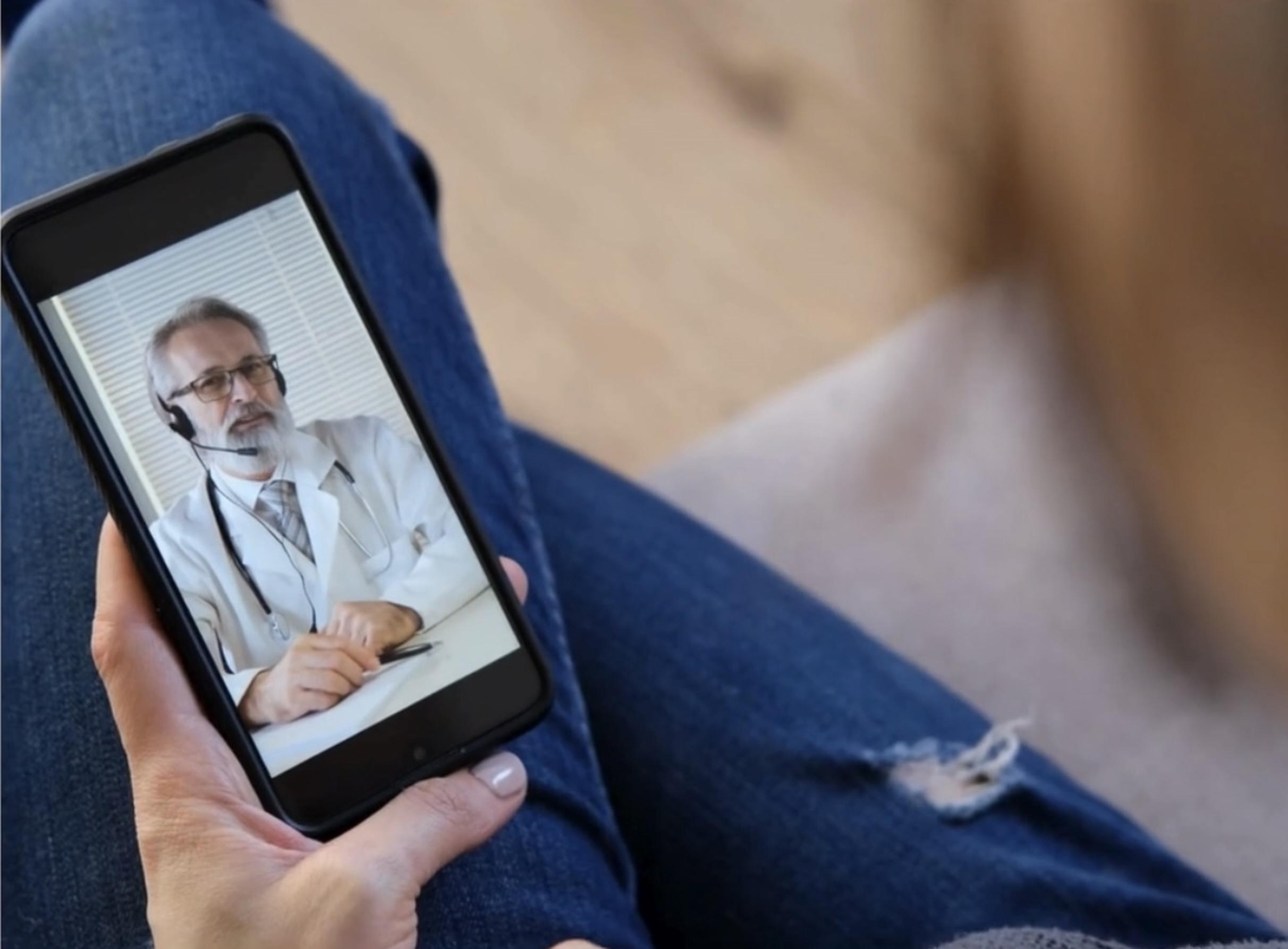 Online doctor consultation via smartphone